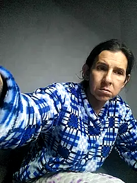 Cameron puppy online show from 12.15.25