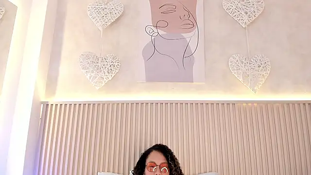 Snapshot of daiana_curly chatting on 02.11.26 daiana curly online show from 02.11.26