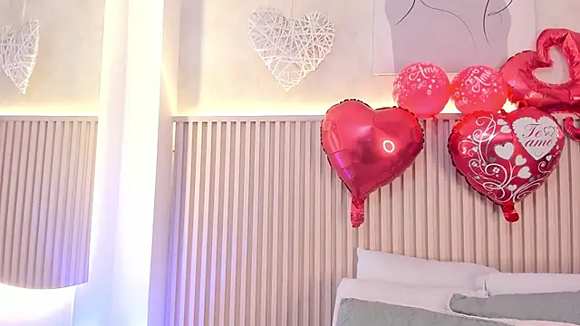 Snapshot of daiana_curly chatting on 02.14.26 daiana curly online show from 02.14.26