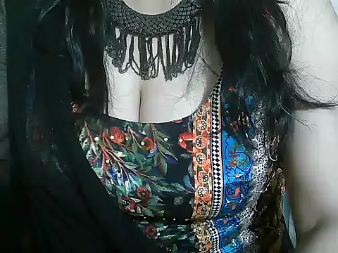 Snapshot of rehana_housewife chatting on 05.13.26 rehana housewife online show from 05.13.26