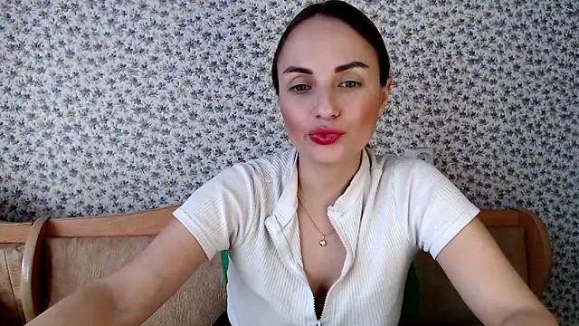 Snapshot of Tinadream20 chatting on 09.25.25 Tinadream20 online show from 09.25.25