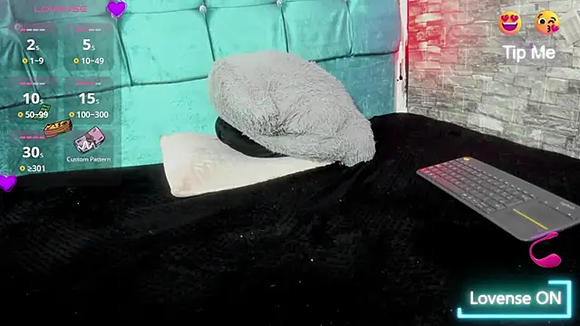 Snapshot of Cloee66 chatting on 10.24.25 Cloee66 online show from 10.24.25