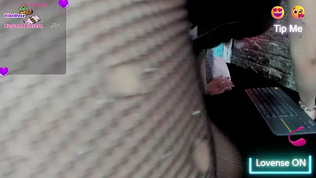 Snapshot of Cloee66 chatting on 11.10.25 Cloee66 online show from 11.10.25