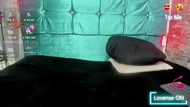 Snapshot of Cloee66 chatting on 12.02.25 Cloee66 online show from 12.02.25