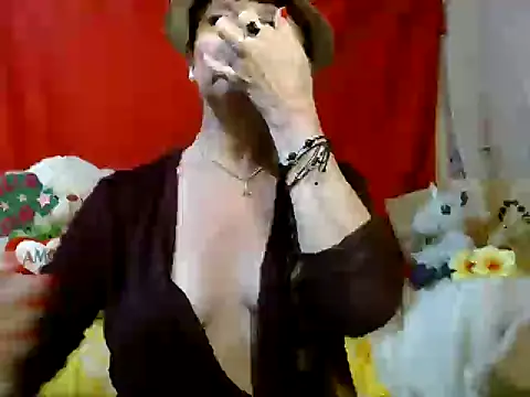 Snapshot of hottieperla chatting on 04.19.26 hottieperla online show from 04.19.26