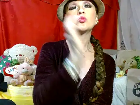 Snapshot of hottieperla chatting on 05.14.26 hottieperla online show from 05.14.26