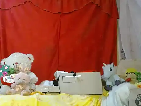Snapshot of hottieperla chatting on 05.21.26 hottieperla online show from 05.21.26