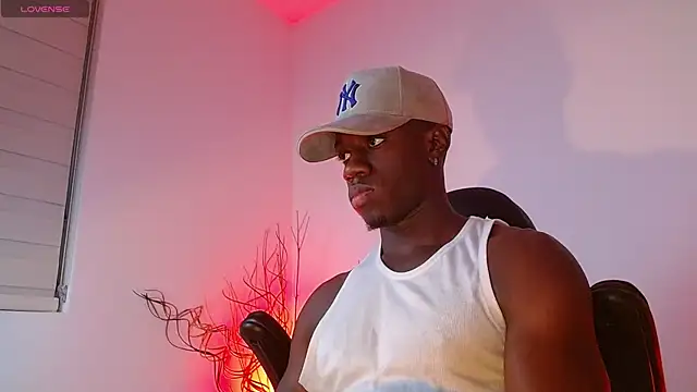 Snapshot of mike_wallace chatting on 02.08.25 mike wallace online show from 02.08.25