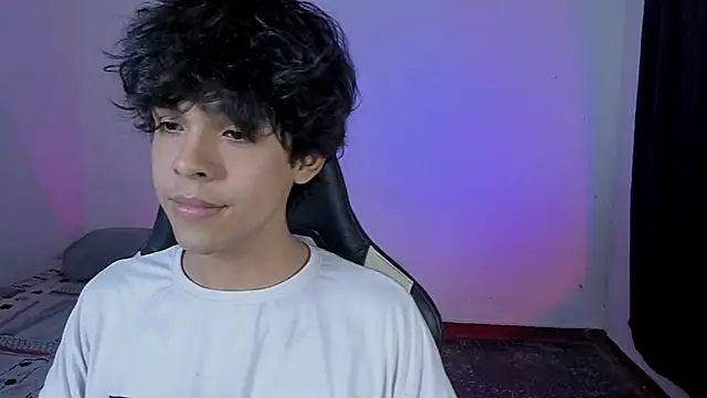 Snapshot of Alan26_ chatting on 11.18.25 Alan26 online show from 11.18.25