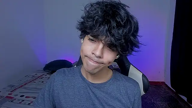 Snapshot of Alan26_ chatting on 11.28.25 Alan26 online show from 11.28.25