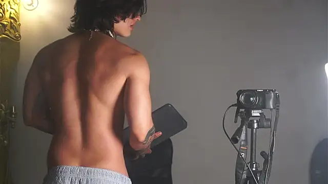 dantecoppolaa  online show from 02.10.25