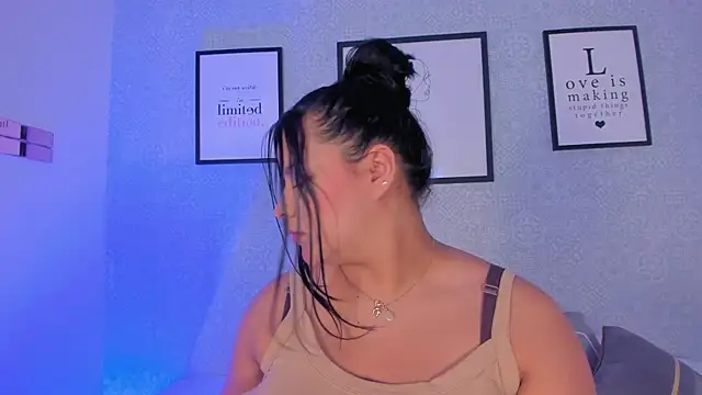Snapshot of Natasha_harper chatting on 04.24.26 Natasha harper online show from 04.24.26