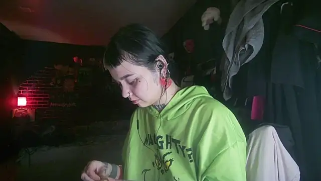 Snapshot of MoorderxDoll chatting on 12.31.24 MoorderxDoll online show from 12.31.24