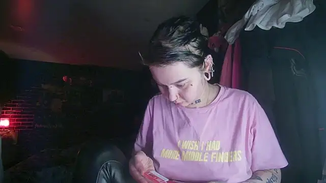 Snapshot of MoorderxDoll chatting on 01.31.25 MoorderxDoll online show from 01.31.25