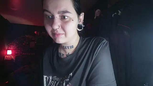 Snapshot of MoorderxDoll chatting on 02.14.25 MoorderxDoll online show from 02.14.25