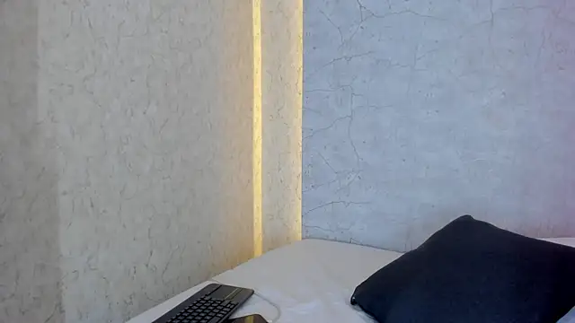 aprilalen online show from 02.12.25