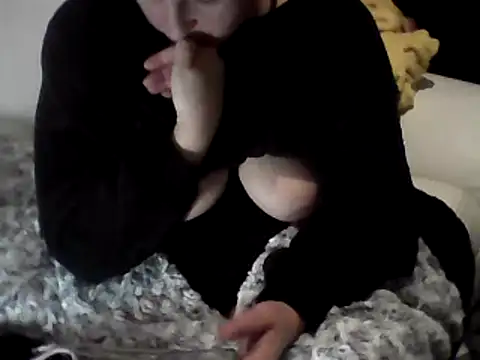 Snapshot of DragoneSFR chatting on 01.27.25 DragoneSFR online show from 01.27.25