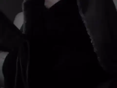 Snapshot of DragoneSFR chatting on 02.03.25 DragoneSFR online show from 02.03.25