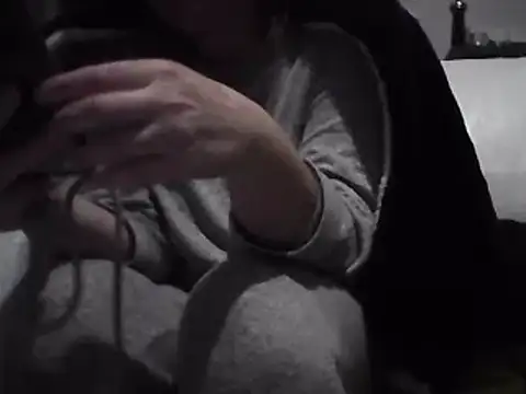 Snapshot of DragoneSFR chatting on 02.26.25 DragoneSFR online show from 02.26.25