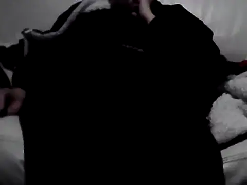 Snapshot of DragoneSFR chatting on 03.01.25 DragoneSFR online show from 03.01.25