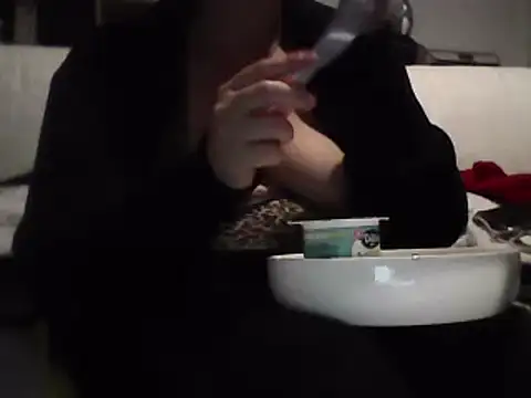 Snapshot of DragoneSFR chatting on 03.04.25 DragoneSFR online show from 03.04.25