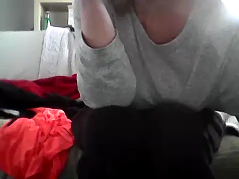 Snapshot of DragoneSFR chatting on 03.19.25 DragoneSFR online show from 03.19.25