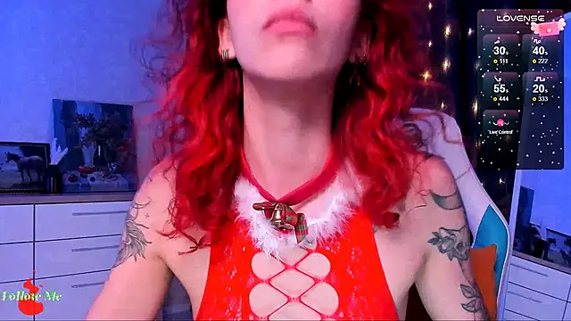 Snapshot of LeylaNoiry chatting on 12.13.24 LeylaNoiry online show from 12.13.24