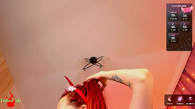 Snapshot of LeylaNoiry chatting on 12.25.24 LeylaNoiry online show from 12.25.24