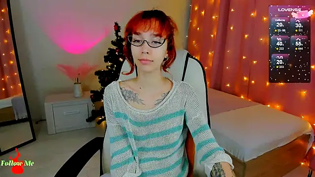 Snapshot of LeylaNoiry chatting on 01.04.25 LeylaNoiry online show from 01.04.25