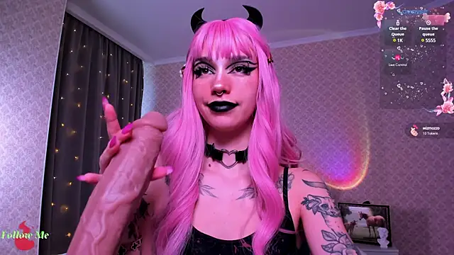Snapshot of LeylaNoiry chatting on 03.12.25 LeylaNoiry online show from 03.12.25