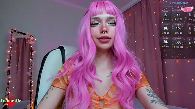 Snapshot of LeylaNoiry chatting on 03.17.25 LeylaNoiry online show from 03.17.25