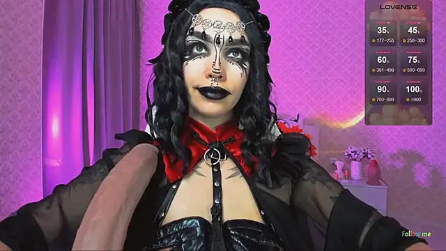 Snapshot of LeylaNoiry chatting on 10.18.25 LeylaNoiry online show from 10.18.25