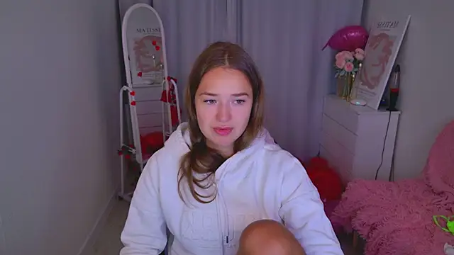 LovelyJessie online show from 02.18.26