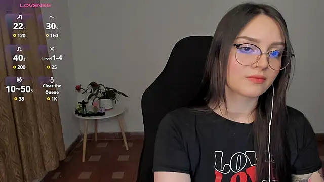 Snapshot of anaveleeez chatting on 01.19.25 anaveleeez online show from 01.19.25