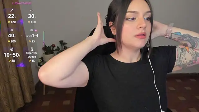 Snapshot of anaveleeez chatting on 02.26.25 anaveleeez online show from 02.26.25