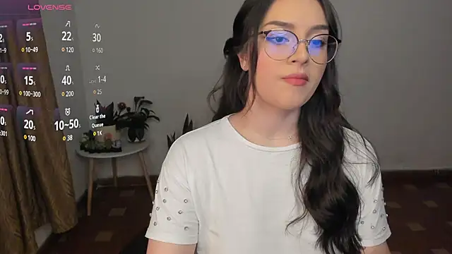 Snapshot of anaveleeez chatting on 03.13.25 anaveleeez online show from 03.13.25