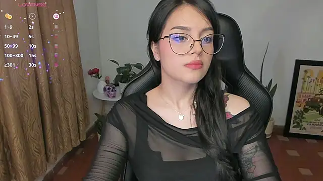 Snapshot of anaveleeez chatting on 10.09.25 anaveleeez online show from 10.09.25