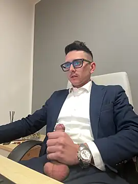 Snapshot of masterboss_ chatting on 02.23.26 masterboss online show from 02.23.26