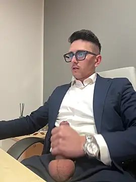 Snapshot of masterboss_ chatting on 02.25.26 masterboss online show from 02.25.26