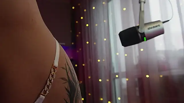 Snapshot of BOOLOCHKAA chatting on 12.27.24 BOOLOCHKAA online show from 12.27.24