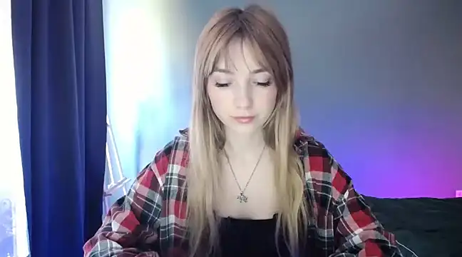 LuciaYoung online show from 03.20.25