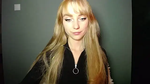 LuciaYoung online show from 10.01.25