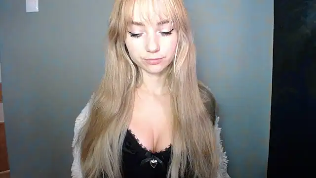 LuciaYoung online show from 10.02.25