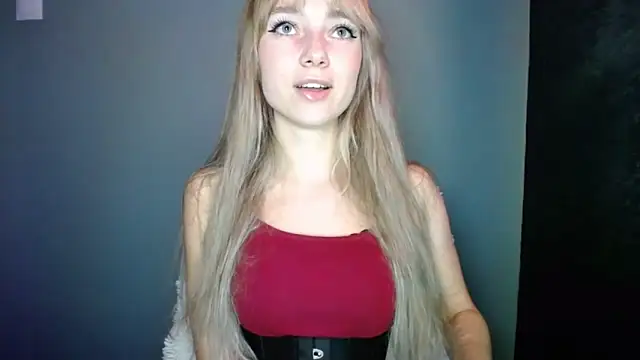 LuciaYoung online show from 10.23.25