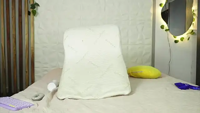 argiee taylorxs2 online show from 01.29.25