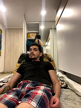 Snapshot of aangie__uwu chatting on 10.27.25 aangie uwu online show from 10.27.25