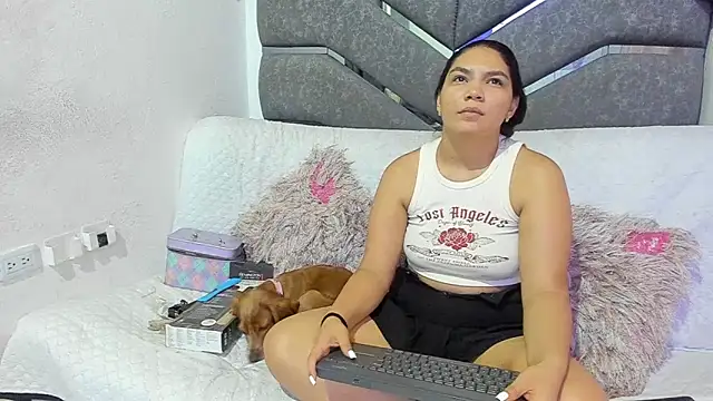 Latinos couples online show from 11.22.25