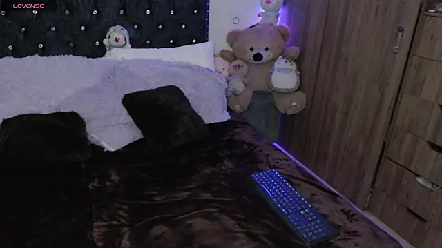 Snapshot of Maiaa_evans chatting on 12.28.24 Maiaa evans online show from 12.28.24