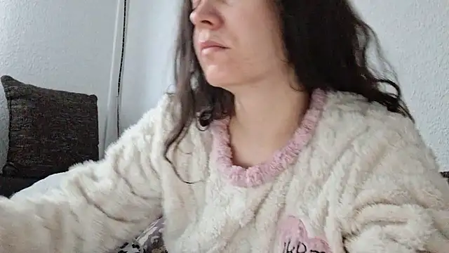 Cyndee Winter online show from 12.17.24