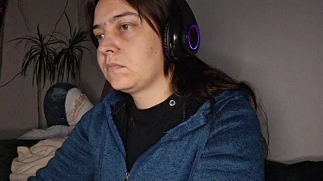 Cyndee Winter online show from 11.04.25